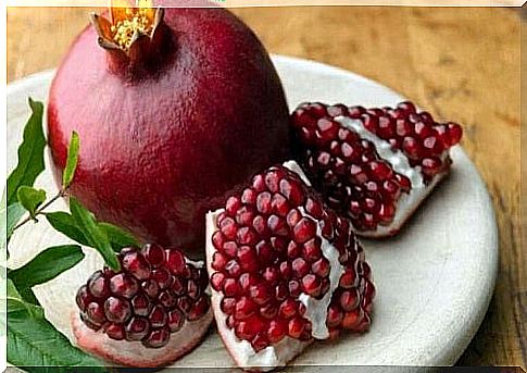 Foods for clogging arteries like pomegranates