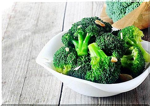 Foods for unclogging items such as broccoli