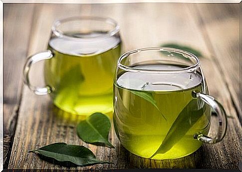 Simple green tea is very easy to prepare