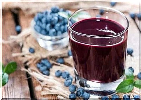 Fresh blueberry juice