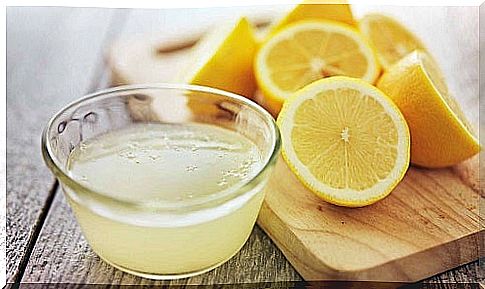 Solutions to whiten the joints of the tiles with lemon