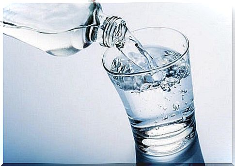 Tricks to stay healthy at menopause like hydration