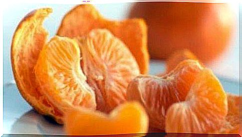 Reasons to consume clementines such as vitamin C content