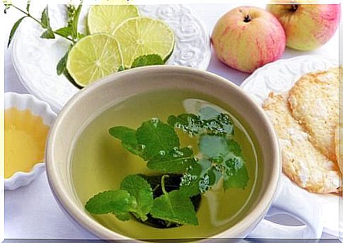 6 teas for the natural detoxification of the body