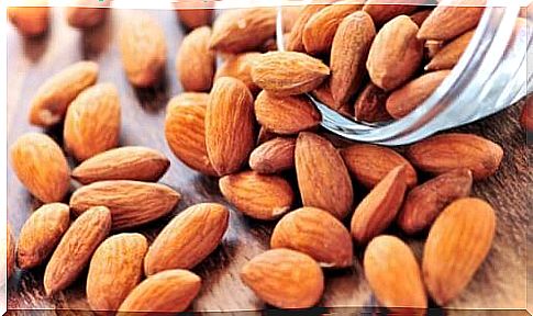 Almonds help strengthen the nervous system