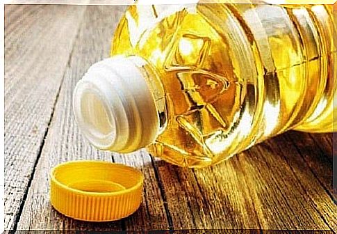 Foods to avoid if you suffer from hypothyroidism like vegetable oils