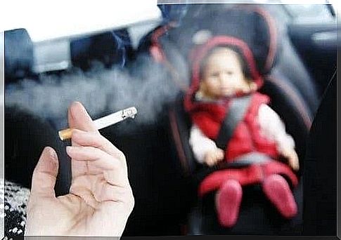 Person who smokes next to a child