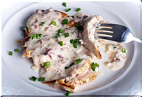 Delicious chicken breast recipe with cheese sauce