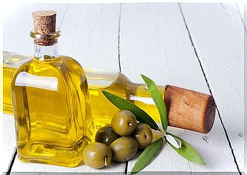 Olive oil reduces dry skin