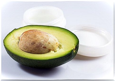 Avocado moisturizes dry skin