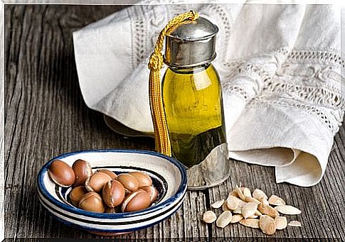 Argan oil fades fine wrinkles