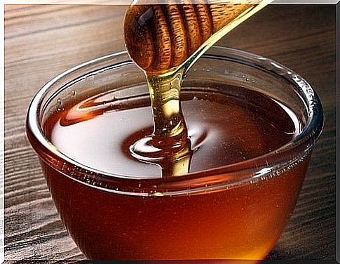 You can lose weight with honey used as a natural sweetener