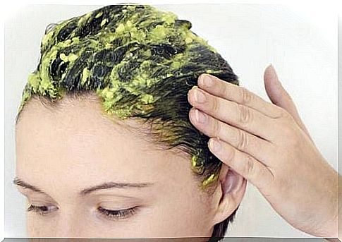 How to moisturize your hair with natural masks