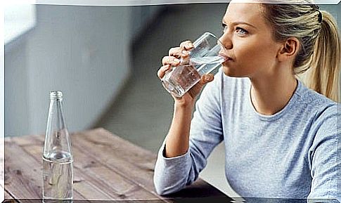 Water to treat heartburn