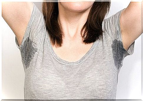 Eco-friendly cleaning tricks to remove sweat stains