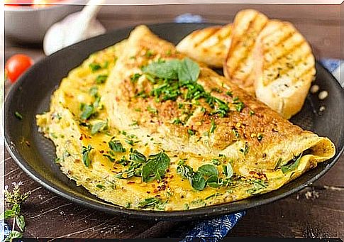 Spinach omelet in a healthy diet for a flat stomach