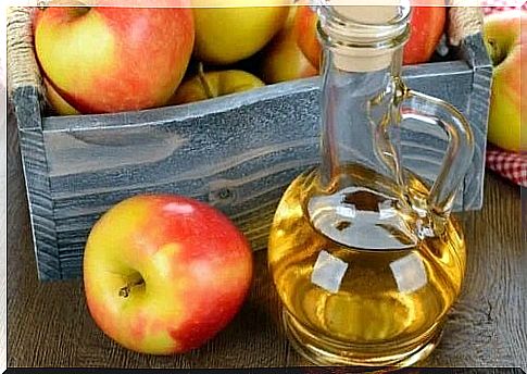 Apples and apple cider vinegar